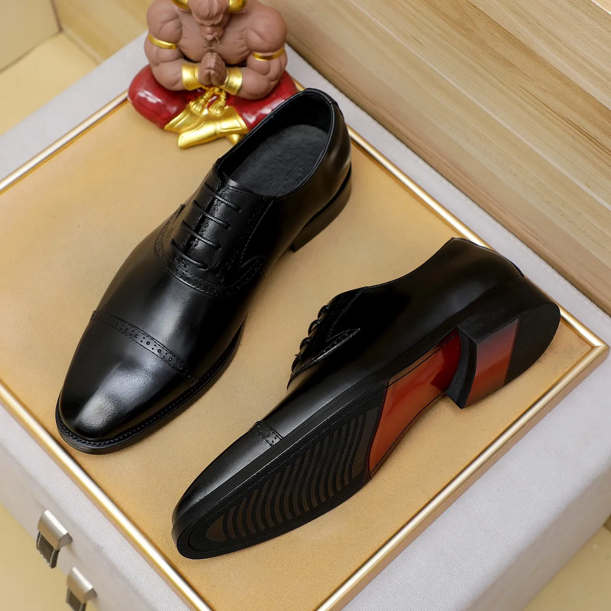 Men's shoes 💰600 💰 Louis Vuitton LV ® Autumn and Winter 🆕 models 🔛Full shoe counter First layer cowhide, 🐂Leather lined casual shoes for men, super soft outsole, a must-have for driving. Counter synchronization Original first layer cowhide Completely 1:1 mold customization 🌹Top version, color optional! Number: 38-45 (37.46. Customized)